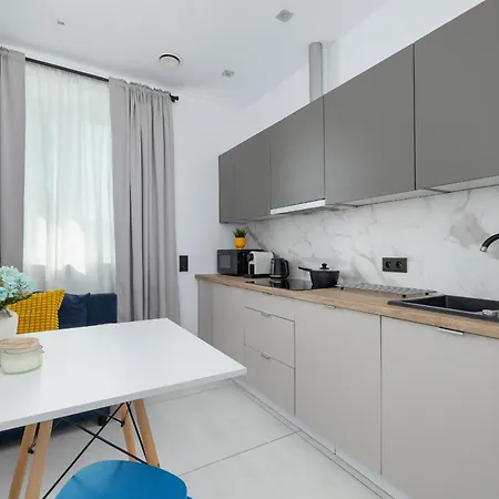 Apartment Klimatyzowane Studia Z Parkingiem W Katowicach By Rent Like Katowice
